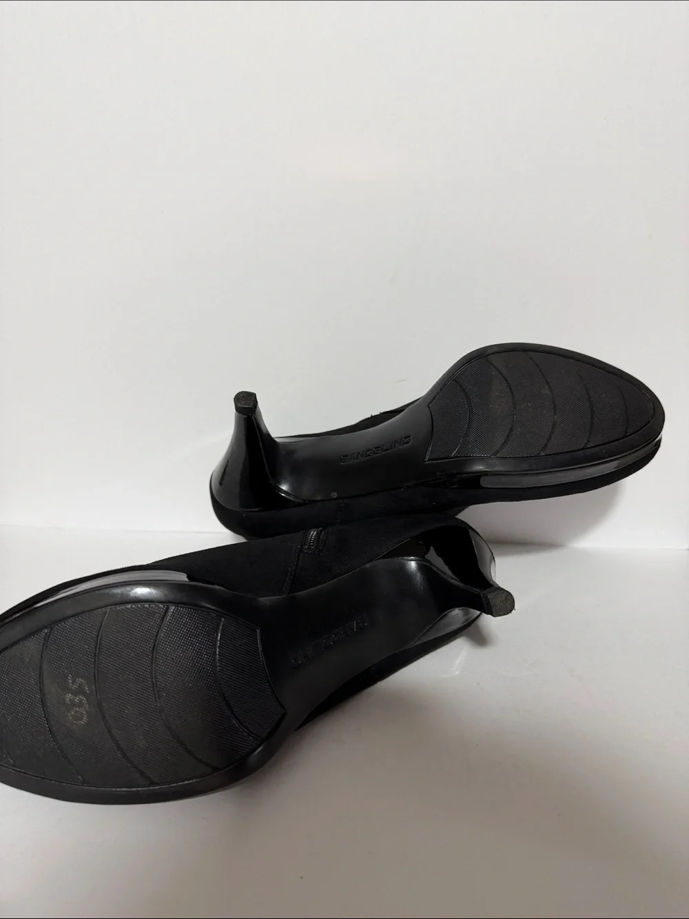 Bandolino Black Suede Heel Ankle Booties